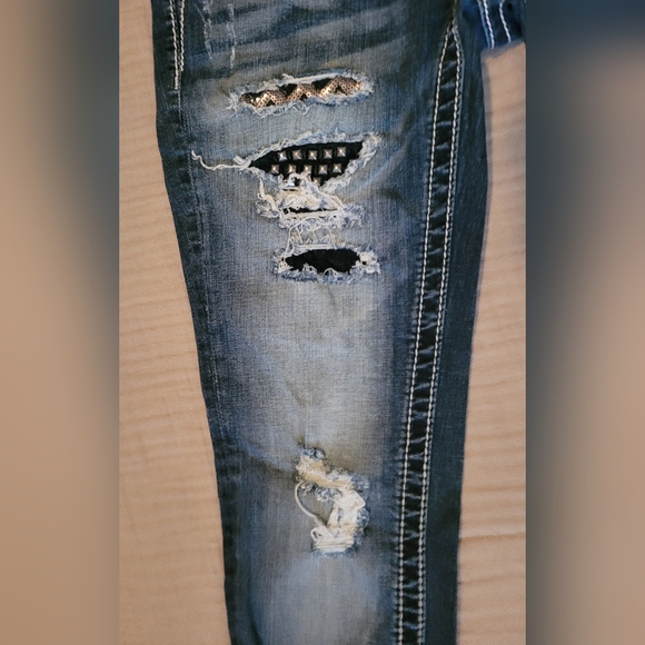 Miss Me Women's Signature Skinny Blue Jeans. - Picture 3 of 7